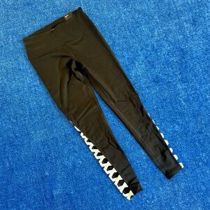 VS Knockout Tight / Legging • Size Small